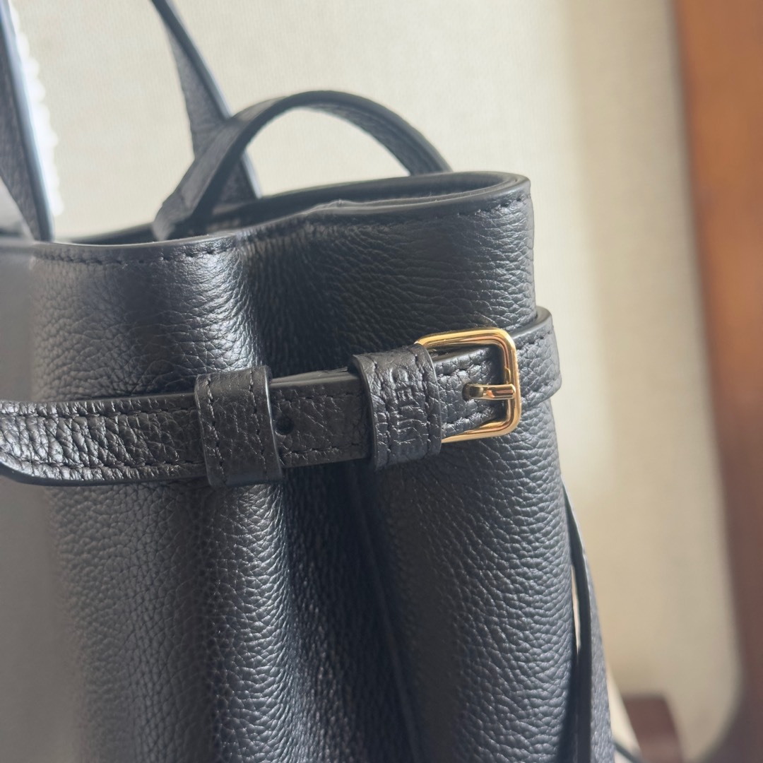 [TOP] CELINE CABAS ANAIS CUIR TRIOMPHE Bag 20.5 x 9 x 19 CM - 4 Colour