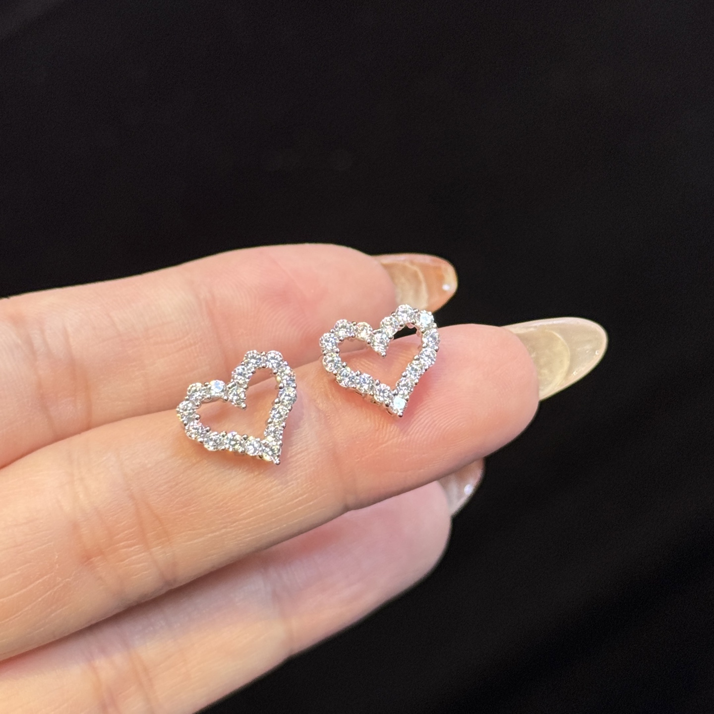 [TOP] Tiffany & Co. Diamond Heart Earrings -Sliver