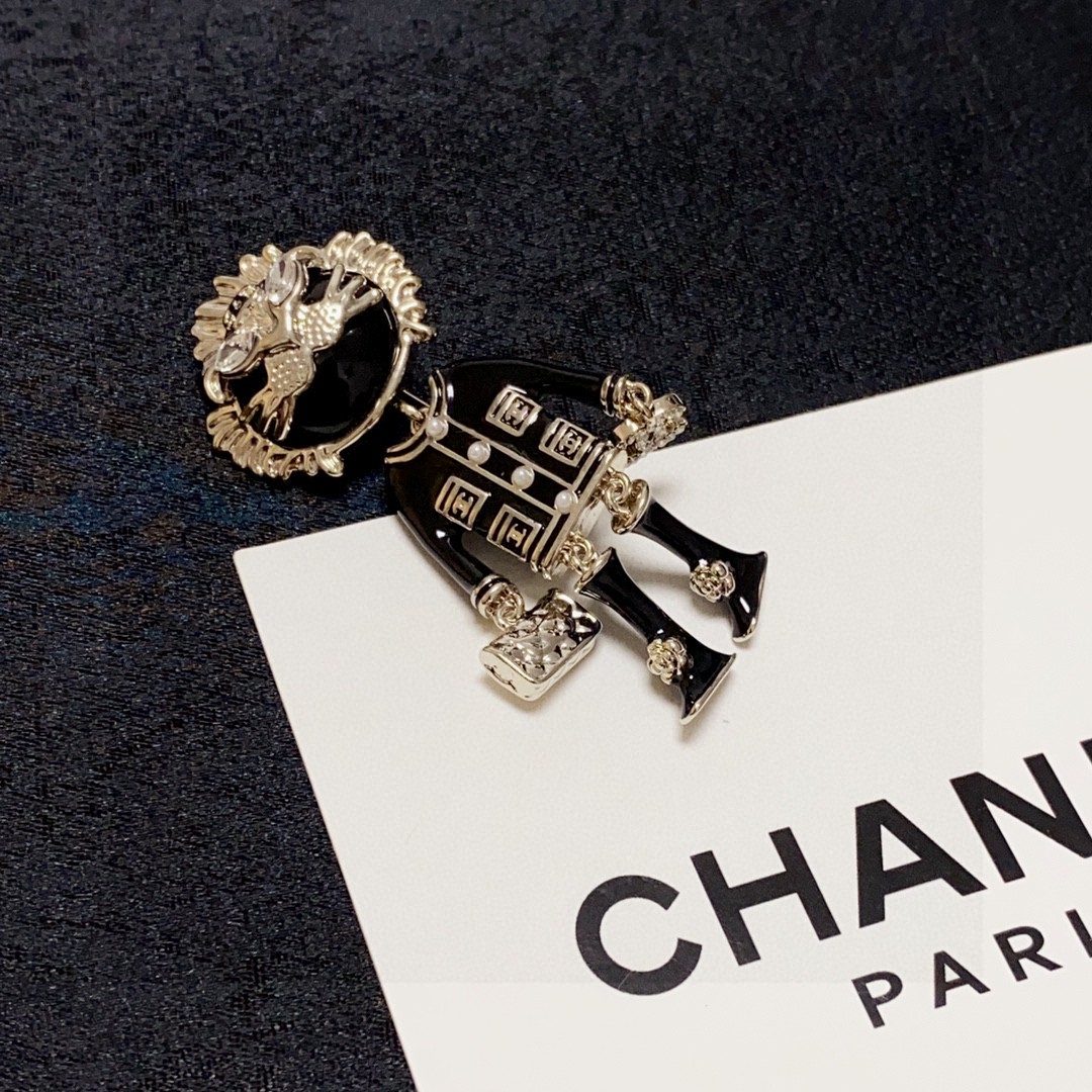[TOP] CHANEL Coco Lion  Brooch - Black