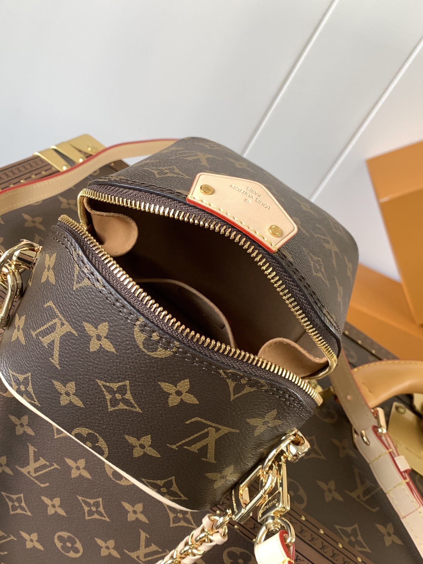 [TOP] Louis Vuitton LV Just In Case Bag 13 x 14 x 11.5 cm - Monogram