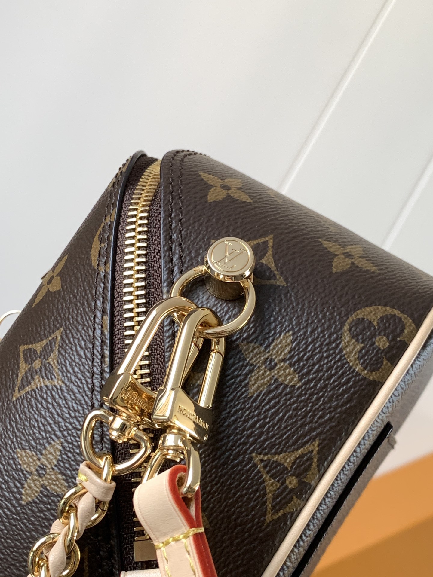 [TOP] Louis Vuitton LV Just In Case Bag 13 x 14 x 11.5 cm - Monogram