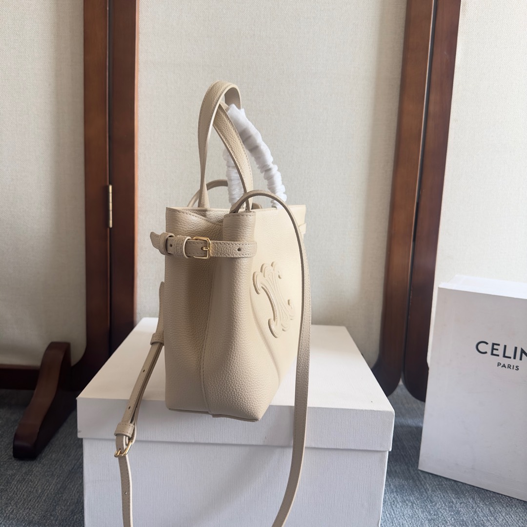 [TOP] CELINE CABAS ANAIS CUIR TRIOMPHE Bag 20.5 x 9 x 19 CM - 4 Colour