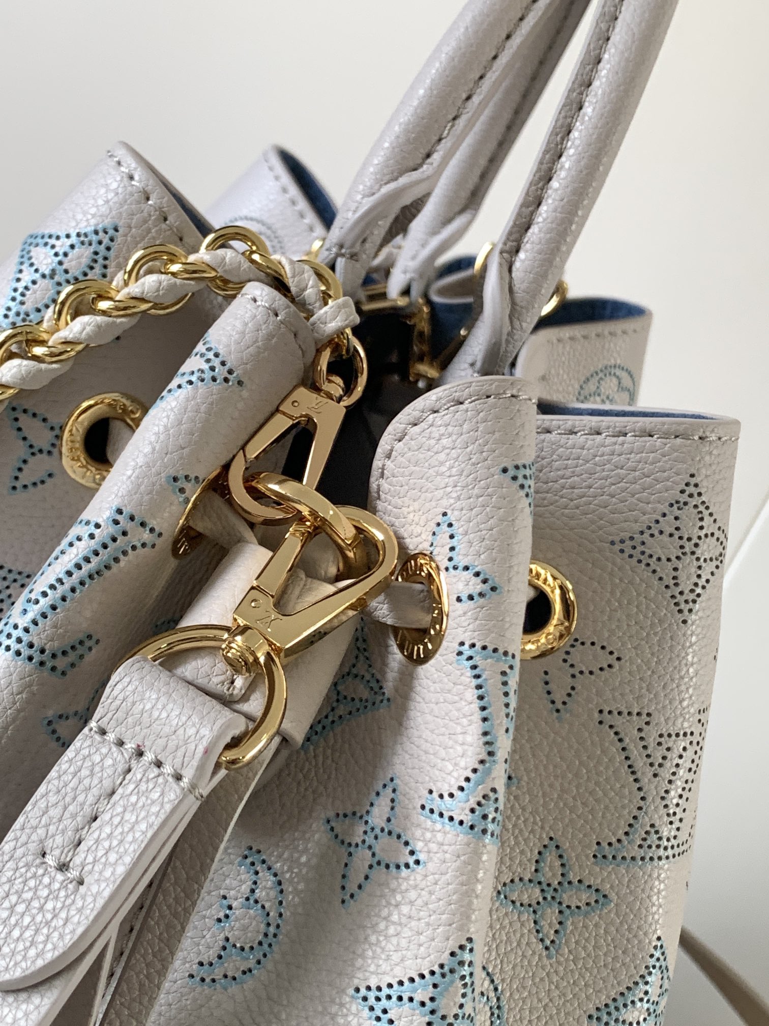 [TOP] Louis Vuitton LV Bella Tote Bag 23x13x32cm - Light Blue