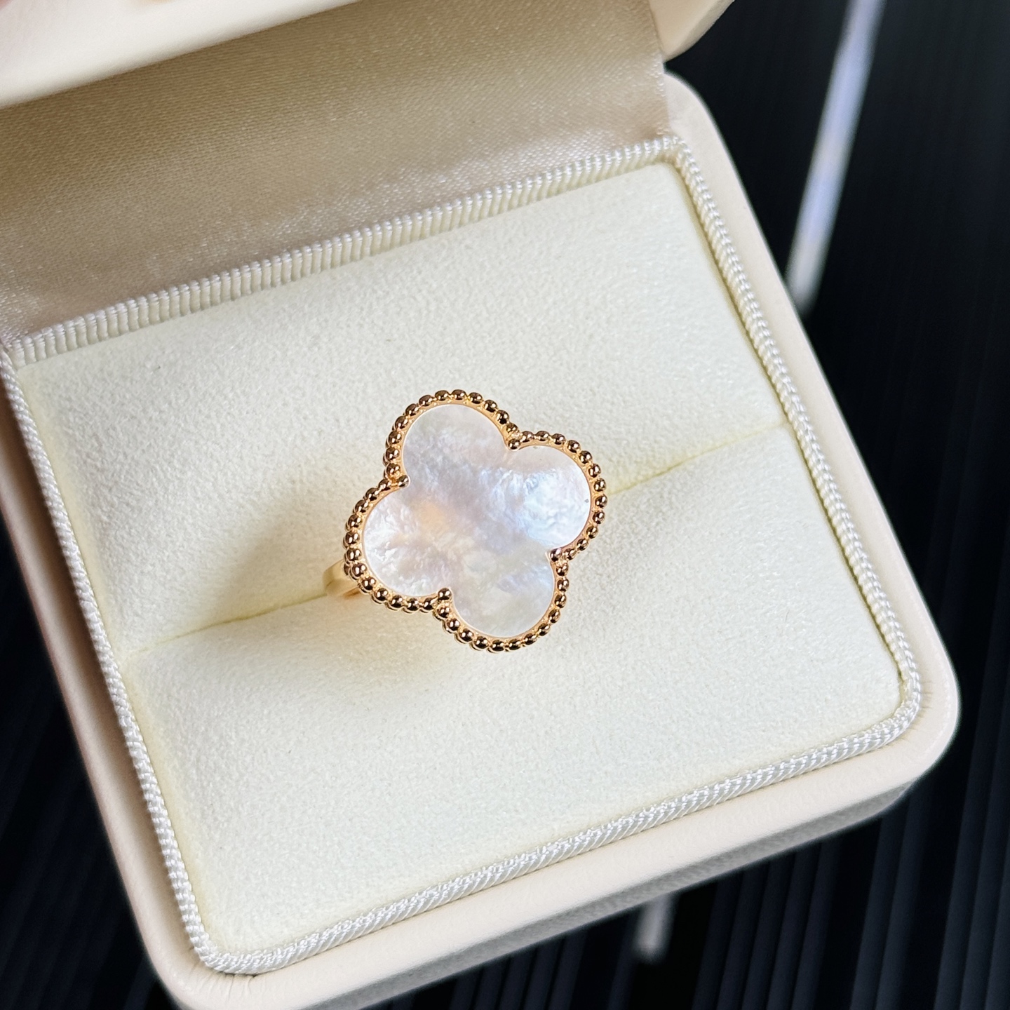 [TOP] Van Cleef & Arpels Magic Alhambra Ring  - Gold