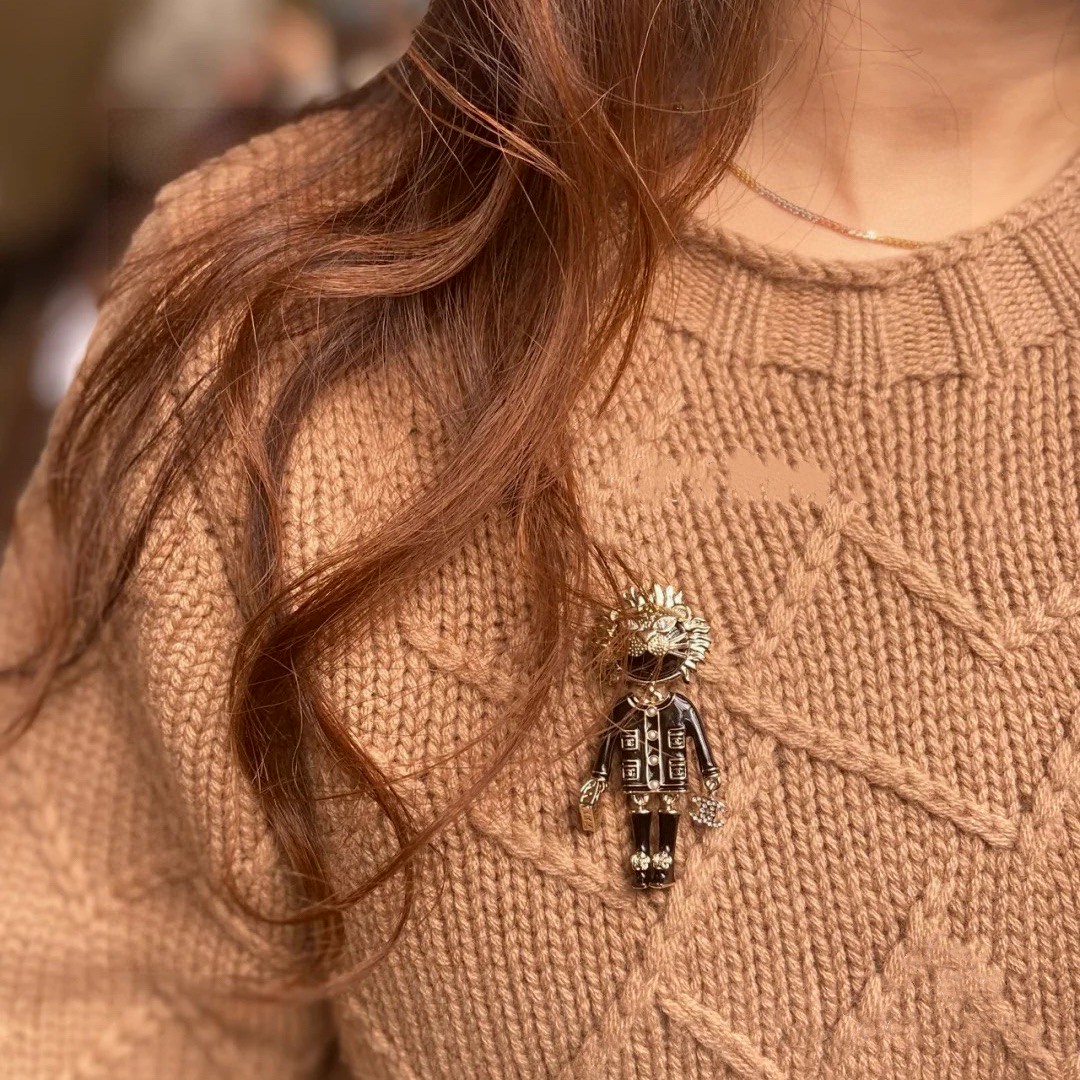 [TOP] CHANEL Coco Lion  Brooch - Black