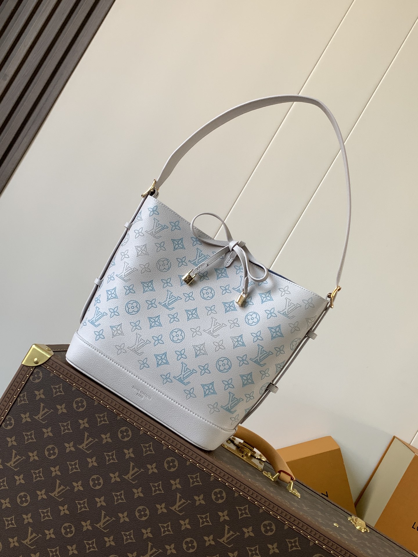 [TOP] Louis Vuitton LV Flight Mode Flore Bag 27x10x28cm - 3 Color