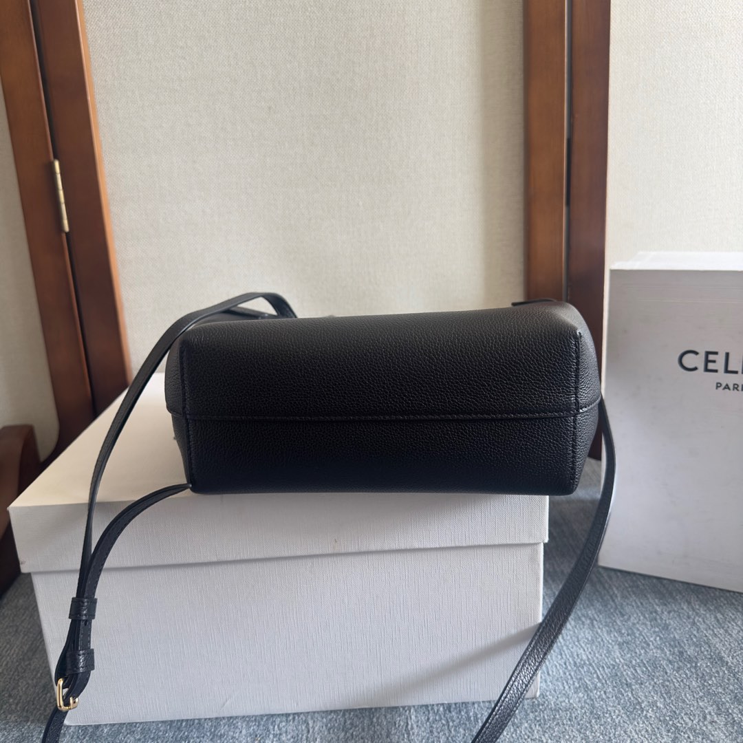 [TOP] CELINE CABAS ANAIS CUIR TRIOMPHE Bag 20.5 x 9 x 19 CM - 4 Colour