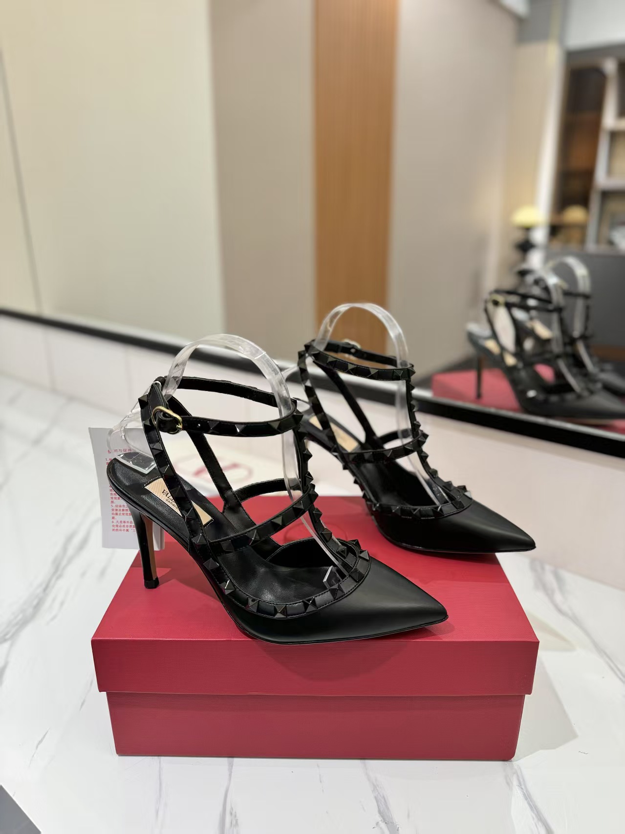 [TOP] VALENTINO Rock Studs High Heel  - Black