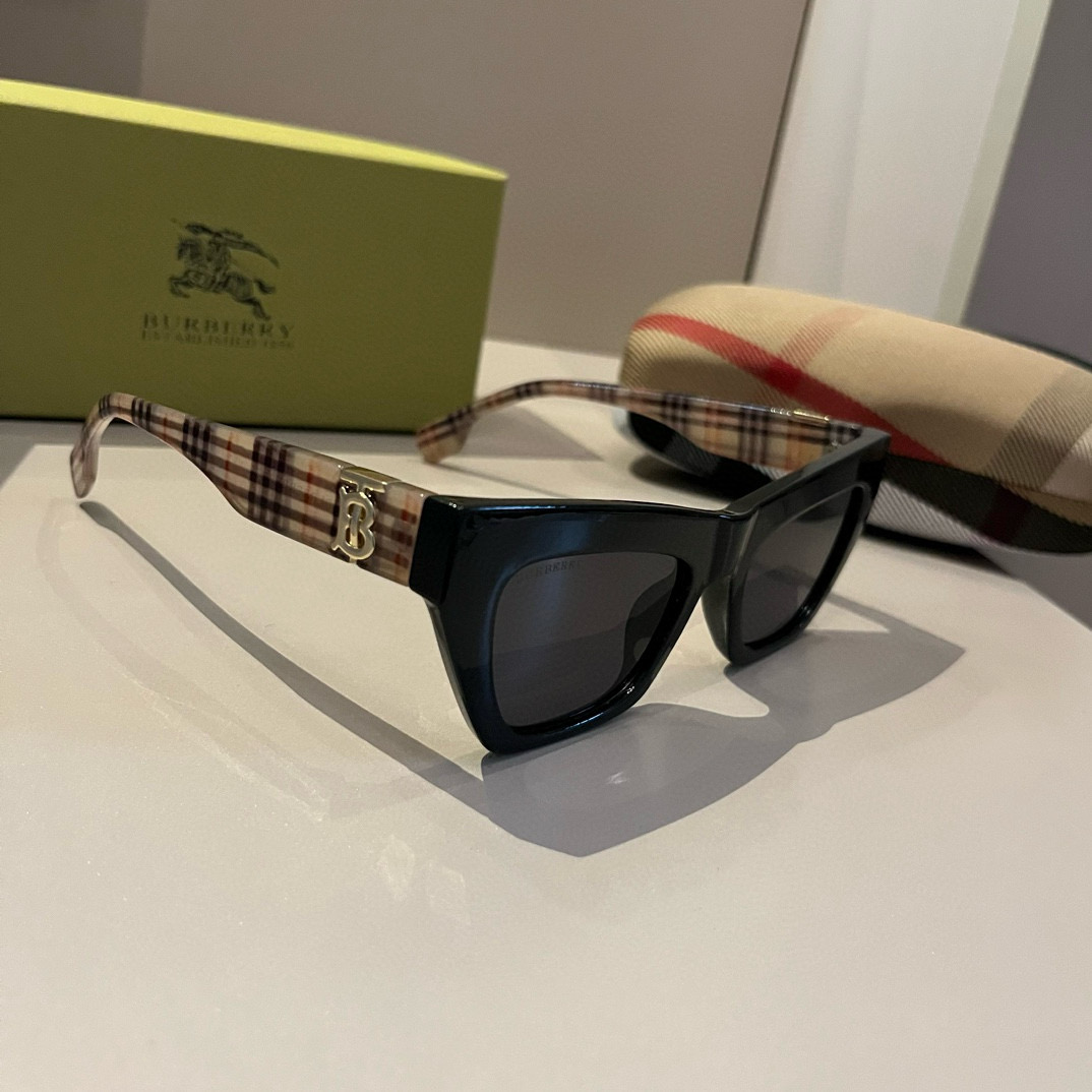 [TOP] BURBERRY Sunglasses - 2 Colors
