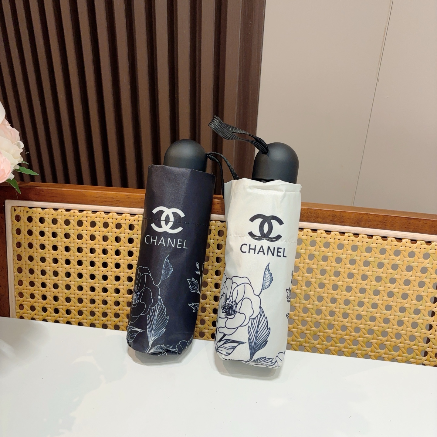 [TOP] CHANEL Umbrella - 2 Colors