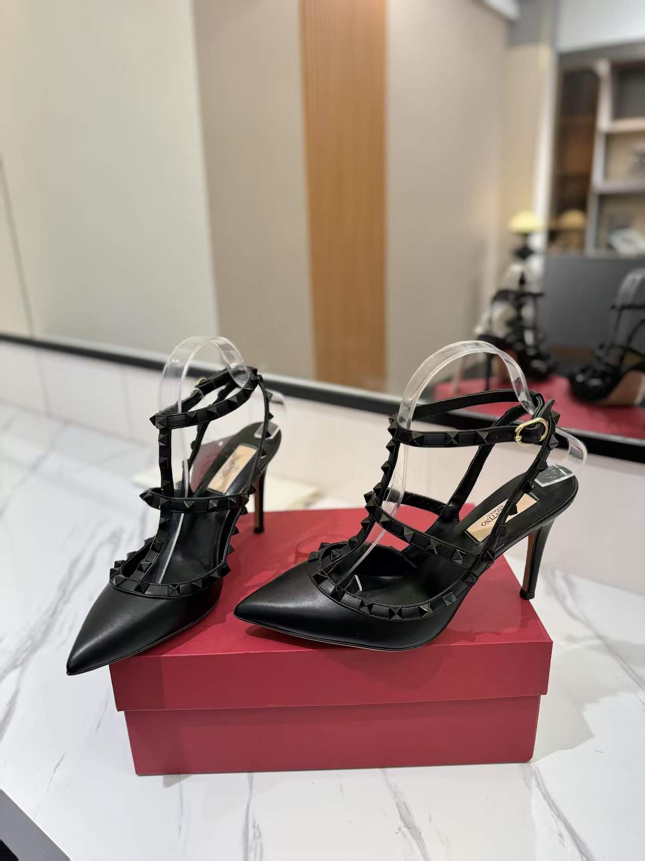 [TOP] VALENTINO Rock Studs High Heel  - Black