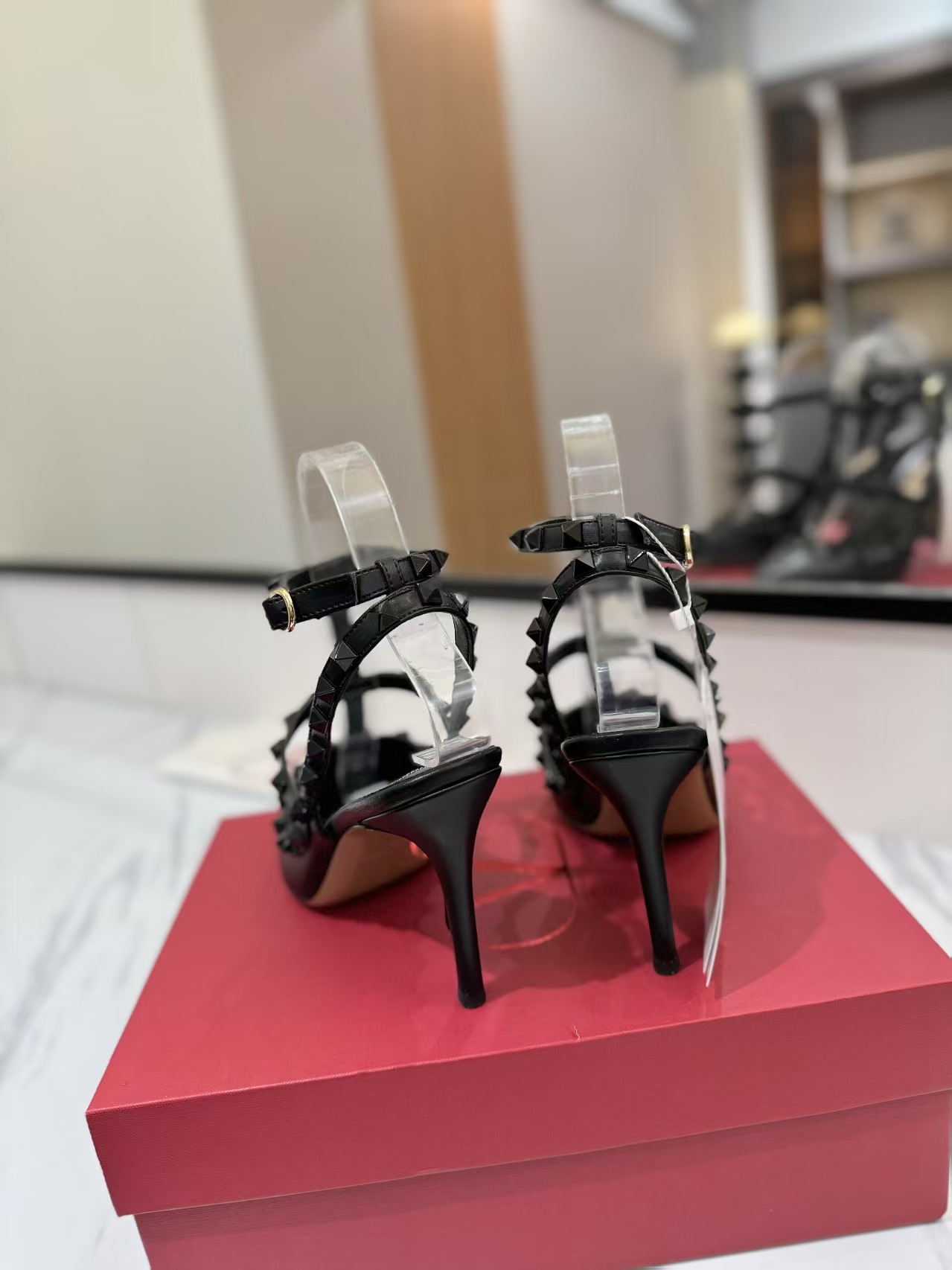 [TOP] VALENTINO Rock Studs High Heel  - Black