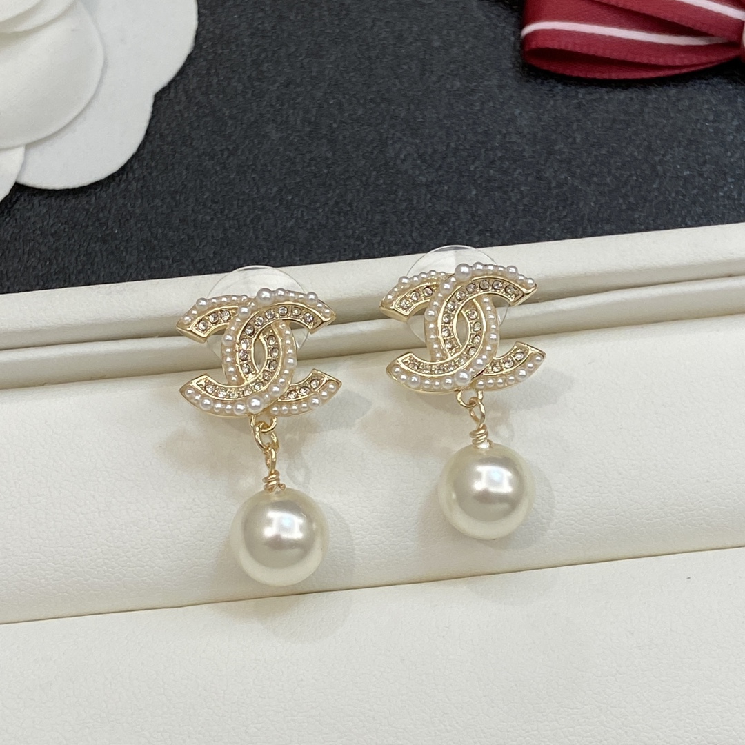 [TOP] CHANEL  Earrings- Gold