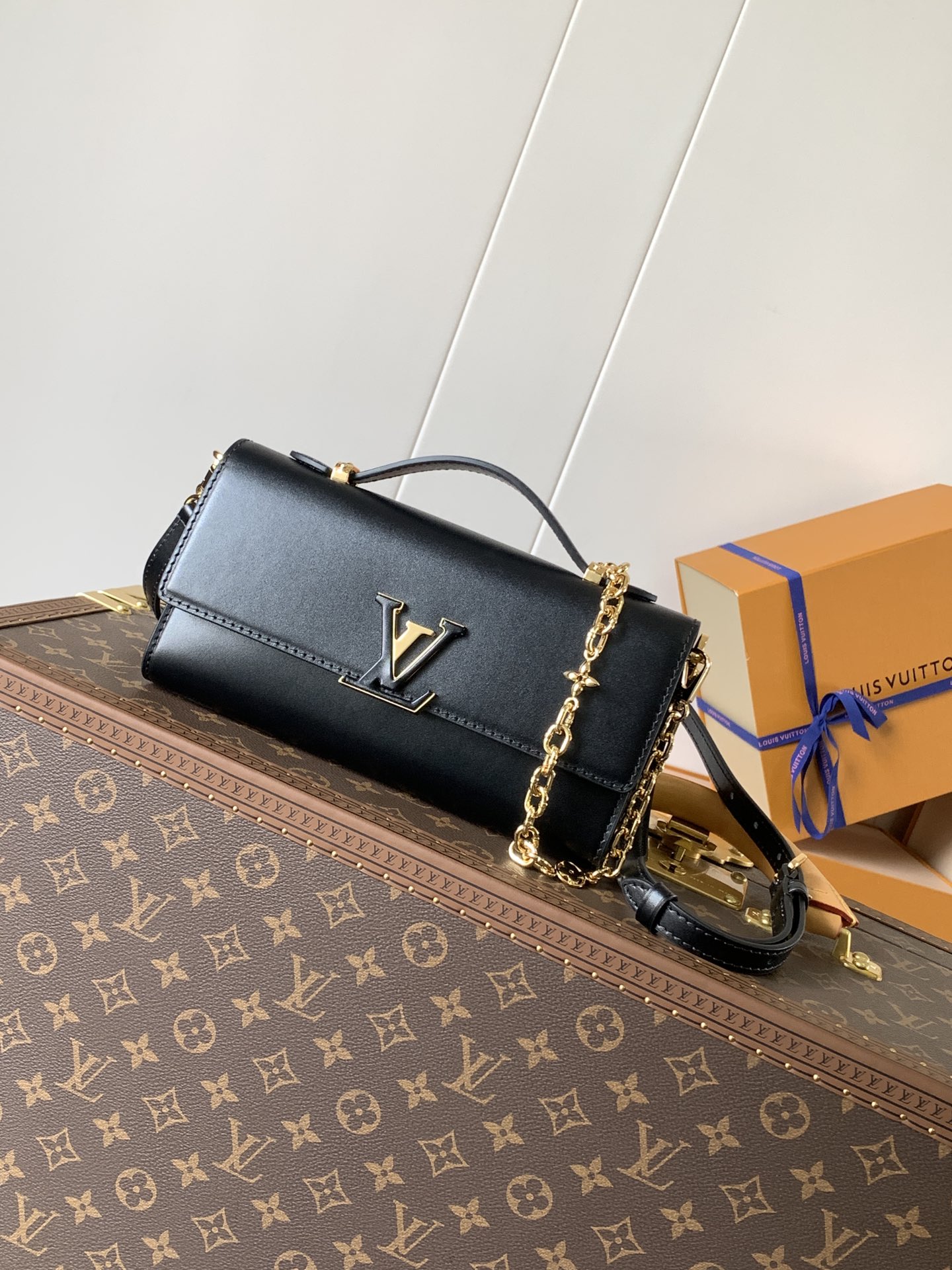 [TOP] Louis Vuitton LV Wallet On Chain Capucines Bag 12x4x23cm - 3 Color