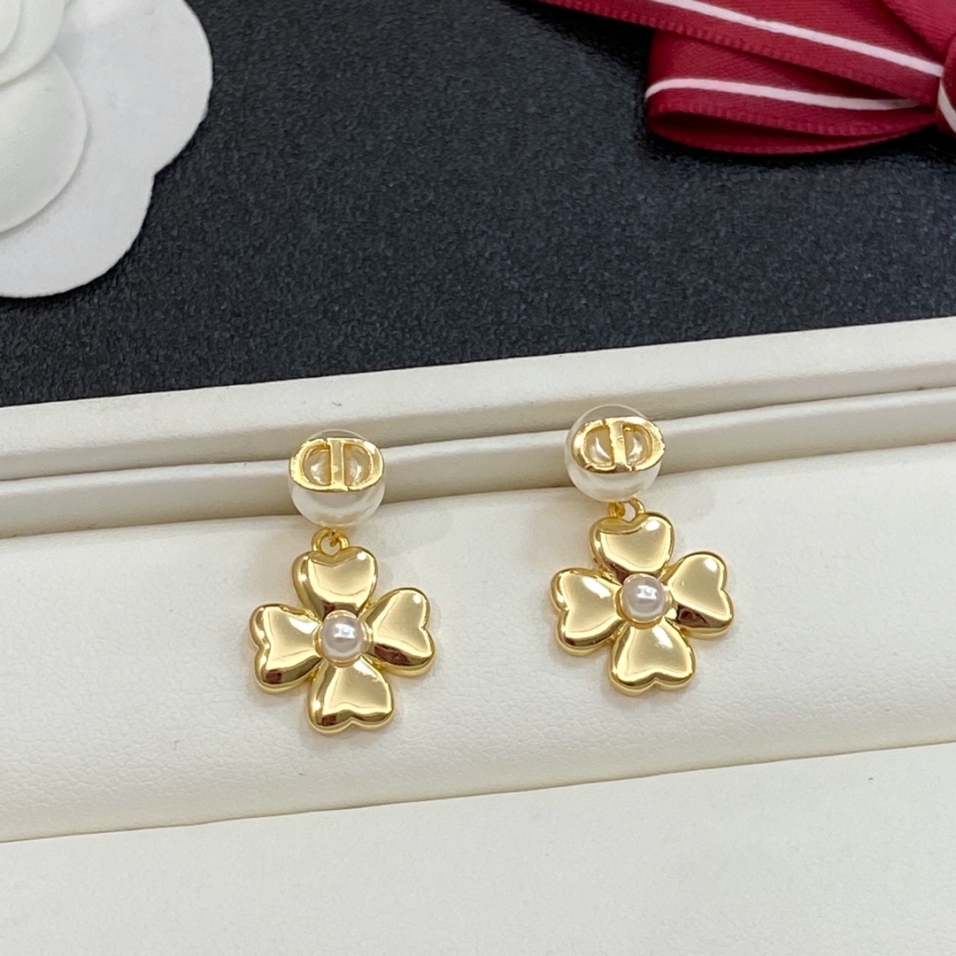 [TOP] Christian Dior Earrings -Gold