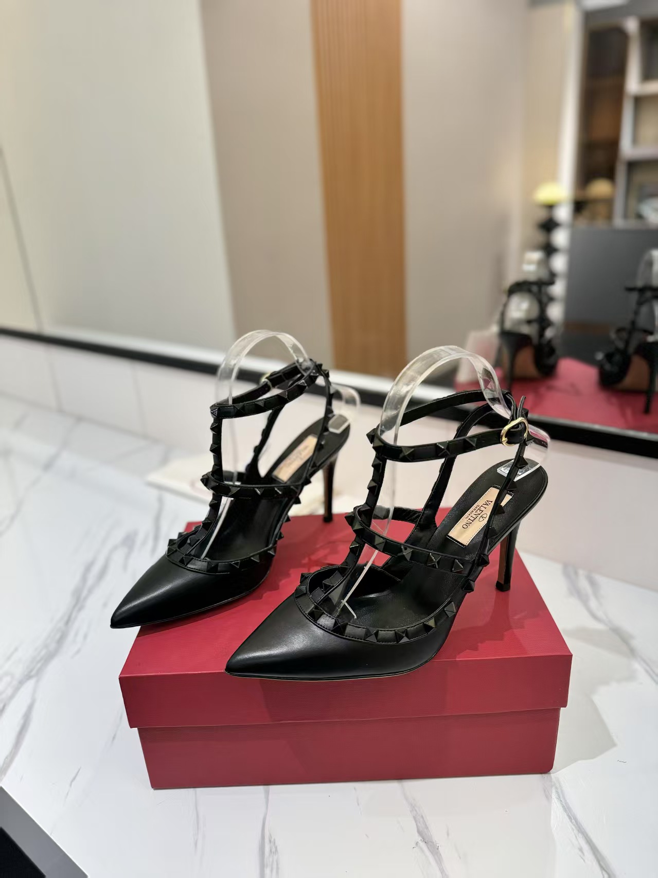 [TOP] VALENTINO Rock Studs High Heel  - Black