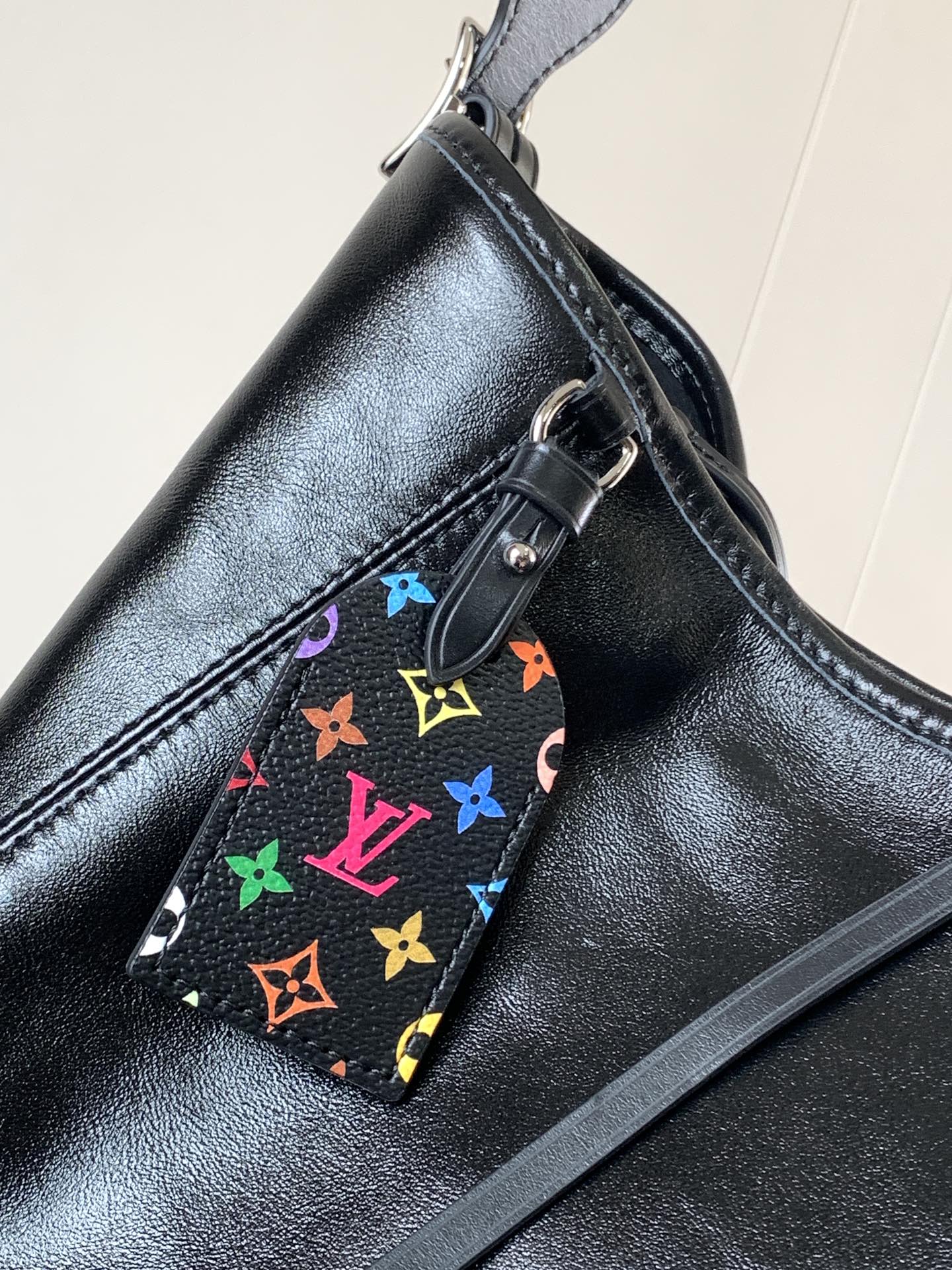 [TOP] Louis Vuitton LV Carryall Vibe Bag 39 x 30 x 15 cm - Black