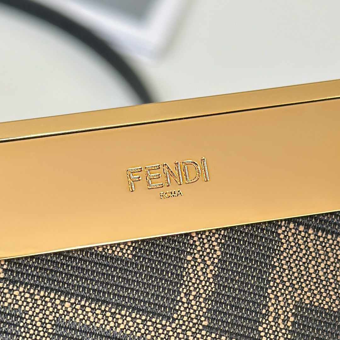 [TOP] FENDI First Bag Sheepskin Weaving 24x9x18cm - Black