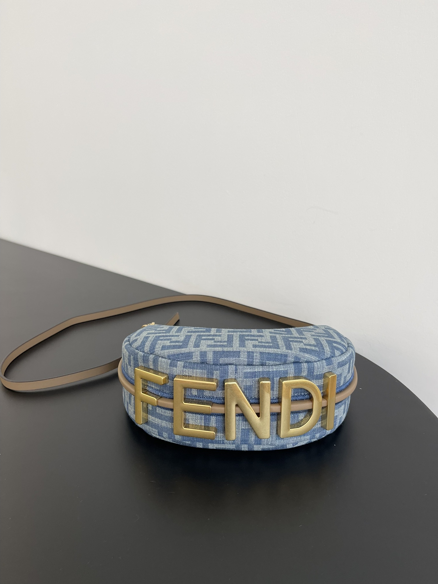 [TOP] FENDI Classic Metal Logo Fendigraphy Bag 20x7.5x13cm - Denim Blue&GHW
