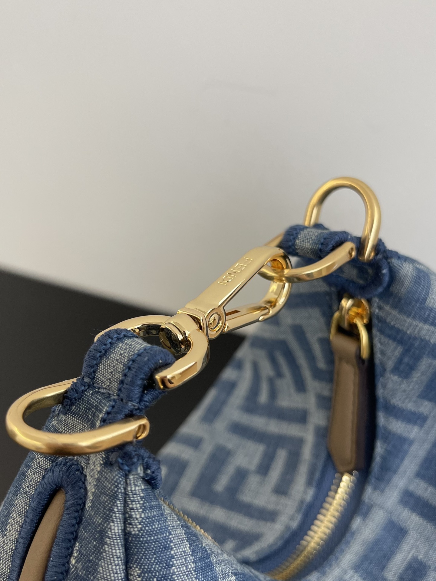 [TOP] FENDI Classic Metal Logo Fendigraphy Bag 20x7.5x13cm - Denim Blue&GHW