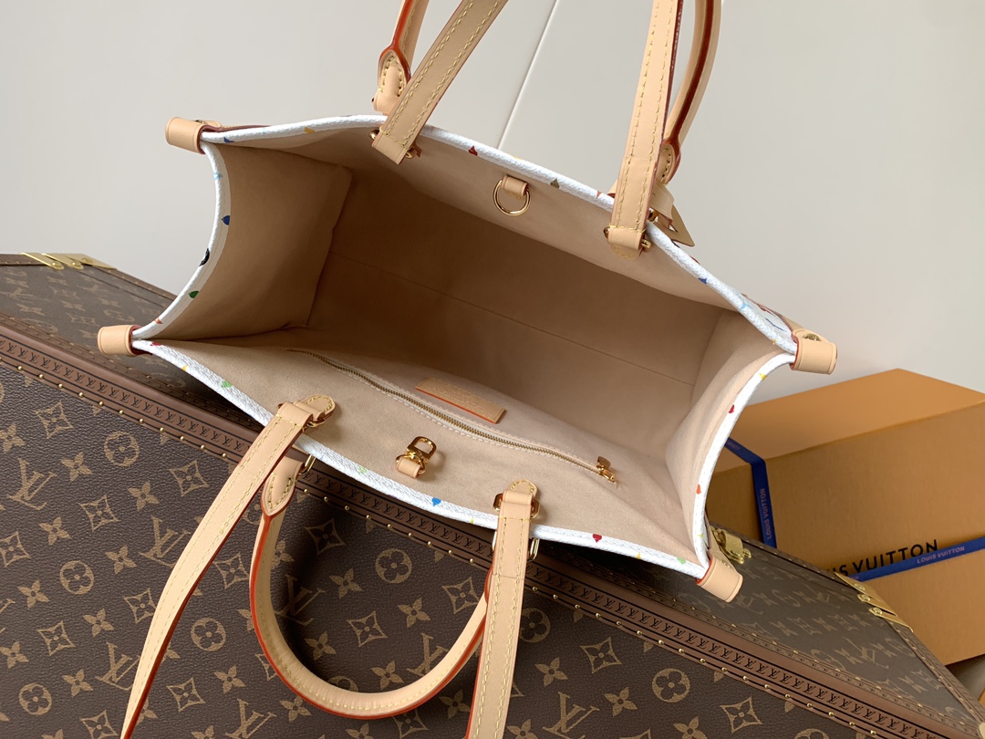 [TOP] Louis Vuitton LV x TM On The Go MM Bag 35 x 27 x 14 cm - White