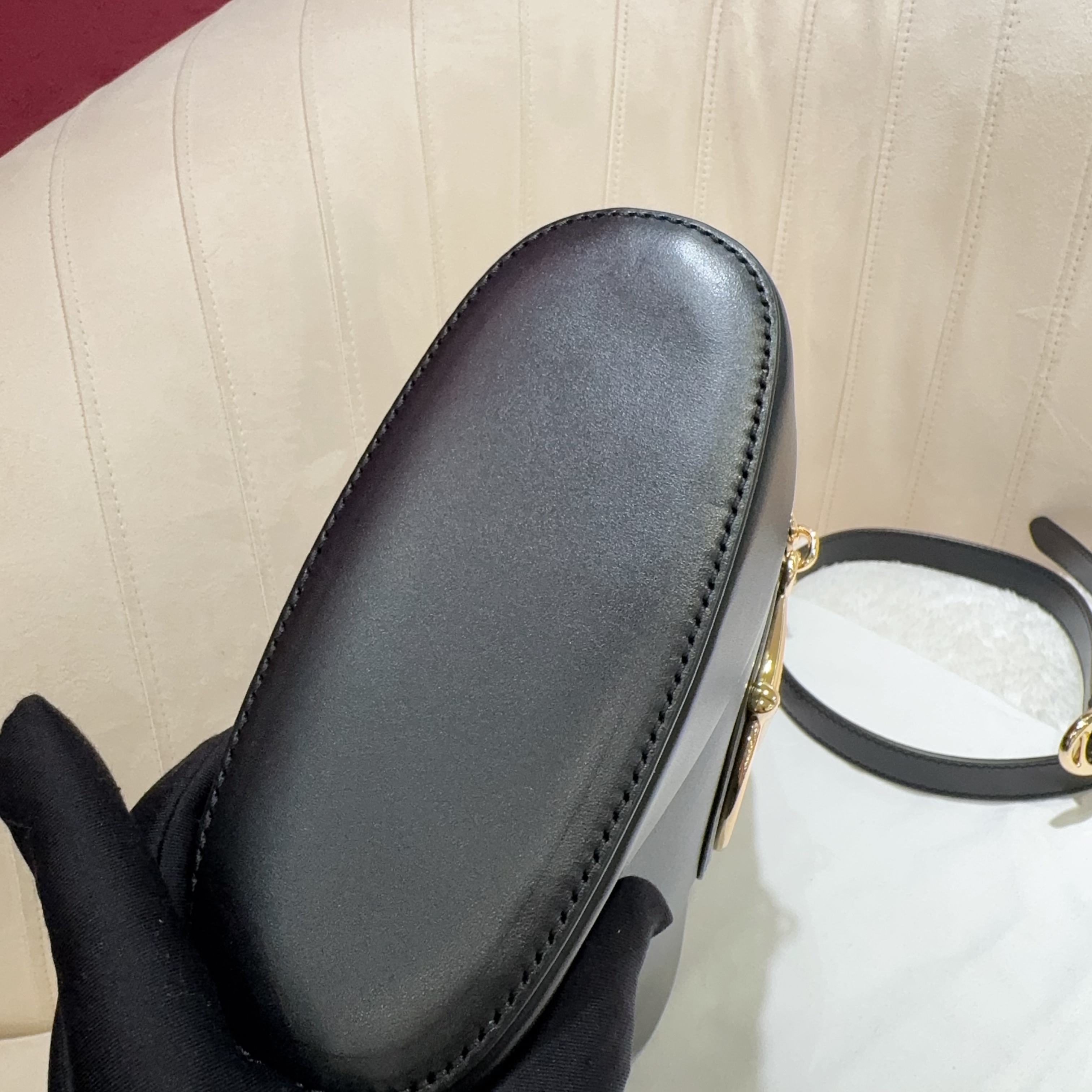 [TOP] GUCCI Mini Bucket Bag Cowhide 18.5 x 20 x 8.5 cm - 5 Colour