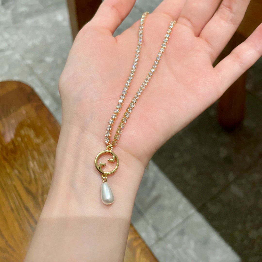 [TOP] GUCCI Pearl Necklace - Gold