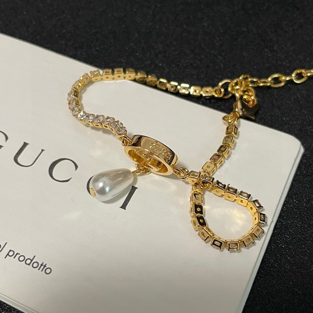 [TOP] GUCCI Pearl Necklace - Gold
