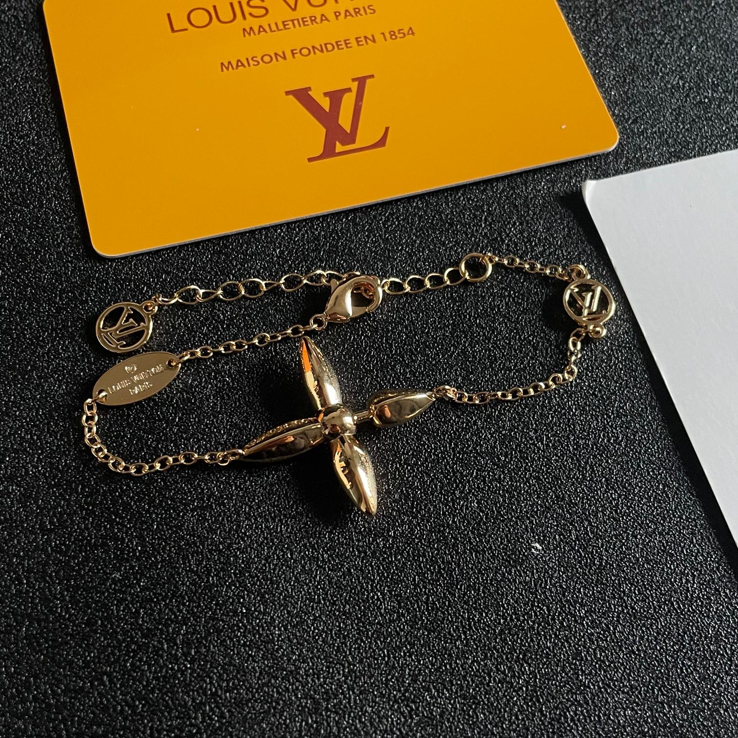 [TOP] Louis Vuitton LV Bracelet - Gold