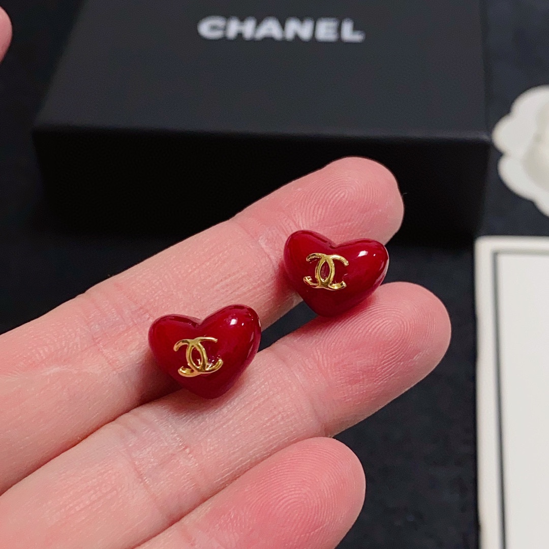 [TOP] CHANEL Heart Earrings- Red