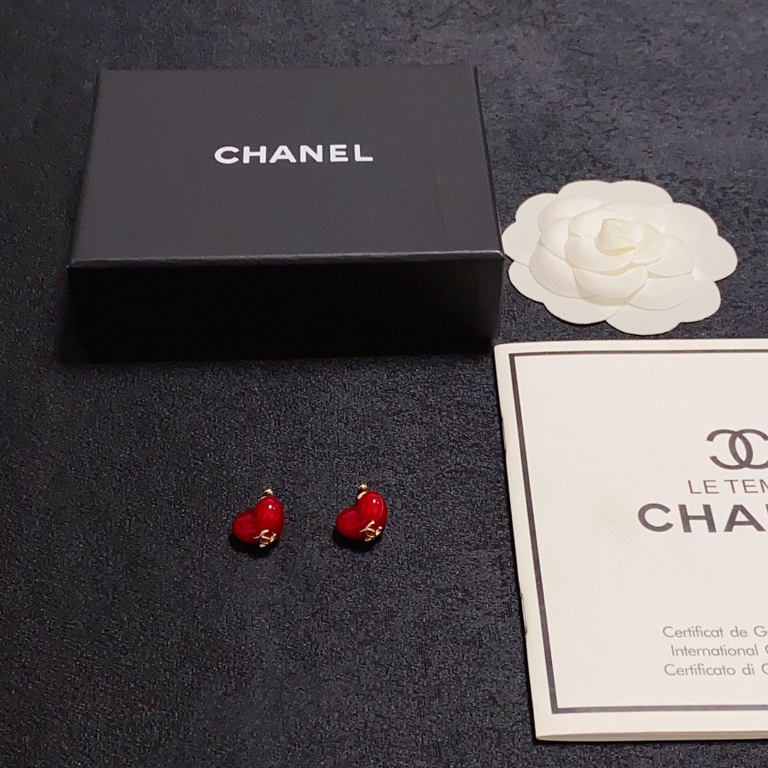 [TOP] CHANEL Heart Earrings- Red