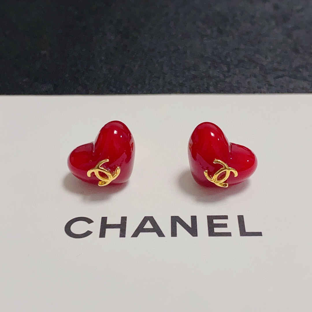 [TOP] CHANEL Heart Earrings- Red