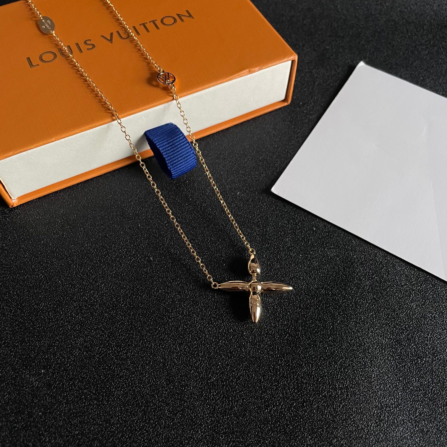 [TOP] Louis Vuitton LV Necklace - Gold