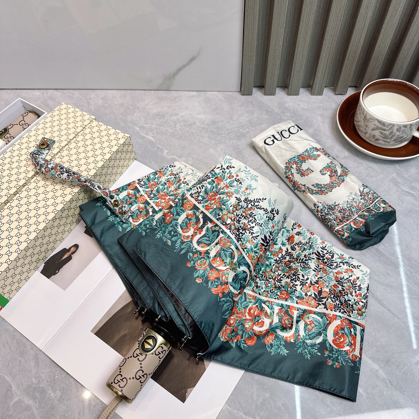 [TOP] GUCCI GG Umbrella - 2 Color