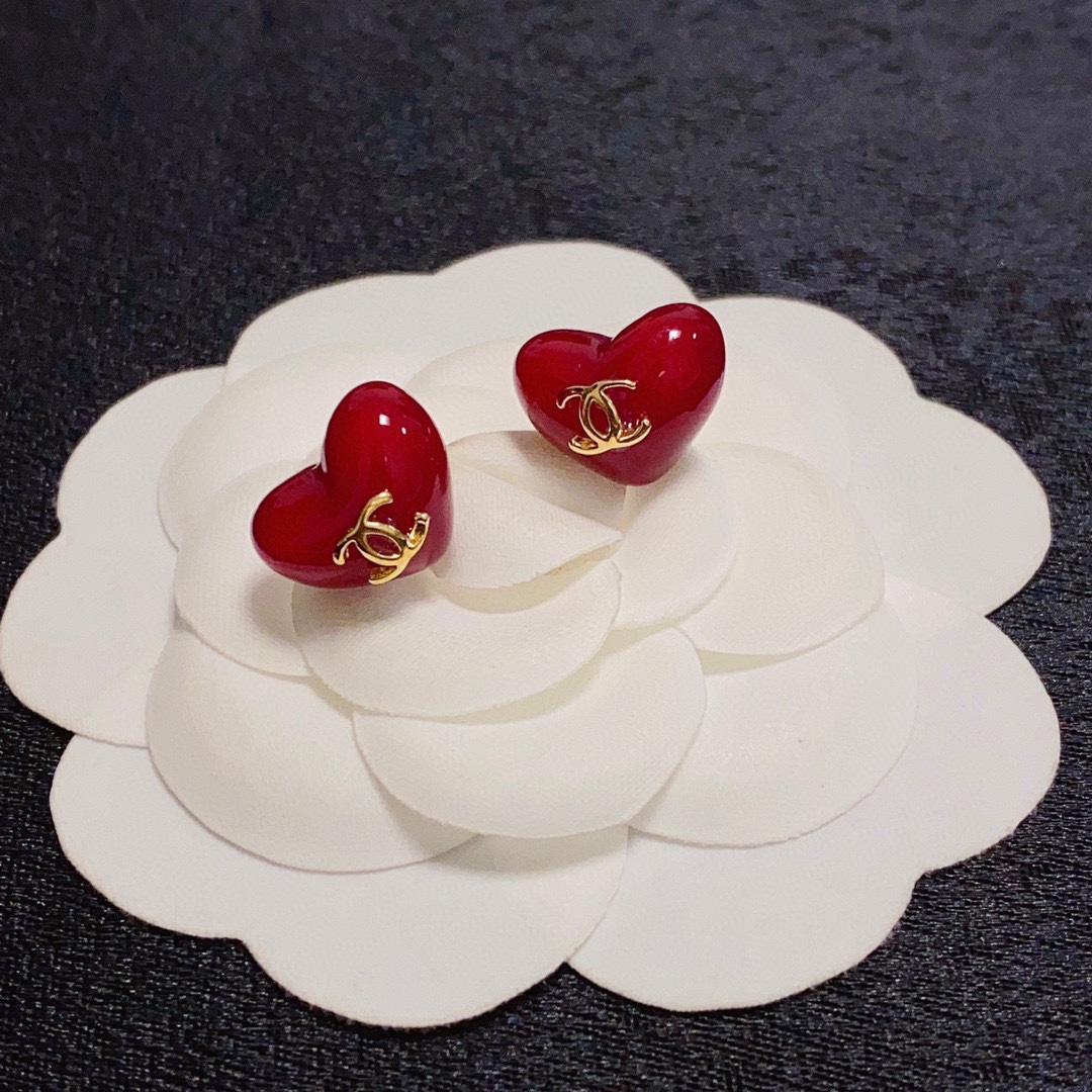 [TOP] CHANEL Heart Earrings- Red