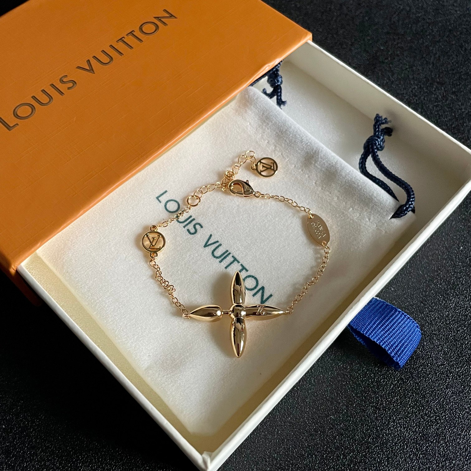 [TOP] Louis Vuitton LV Bracelet - Gold