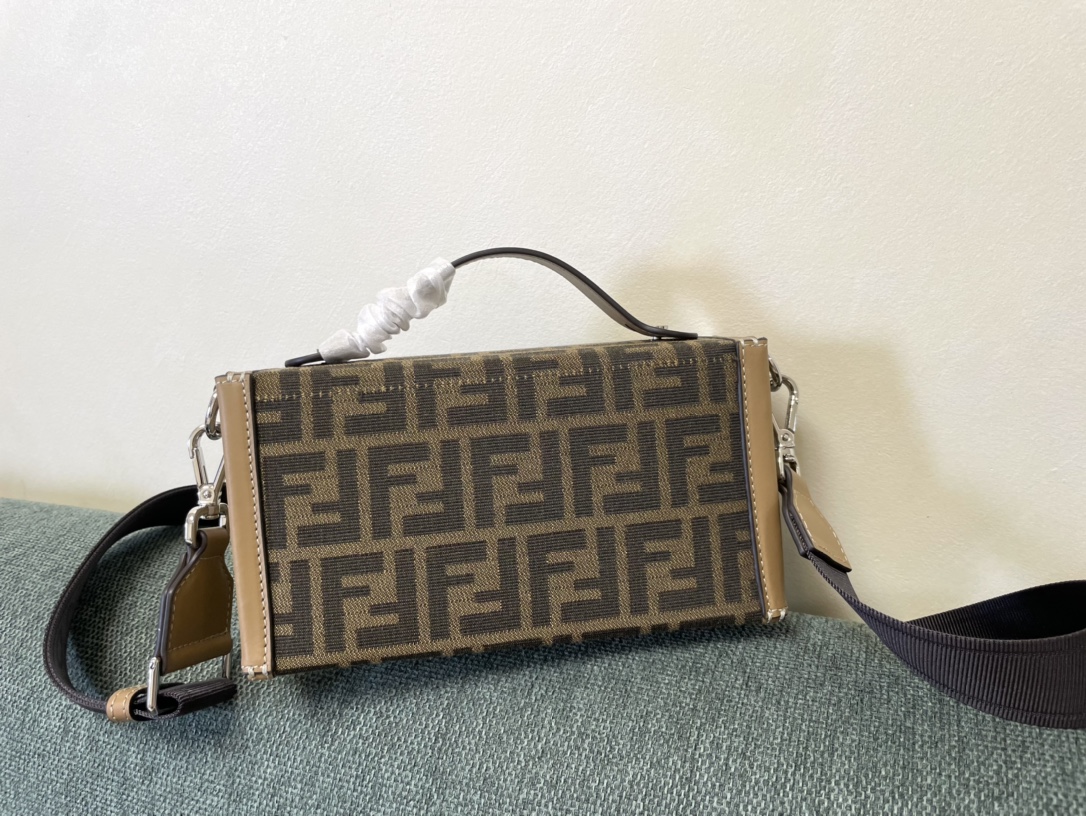 [TOP] FENDI Box Bag 10x13x6.5cm - Brown