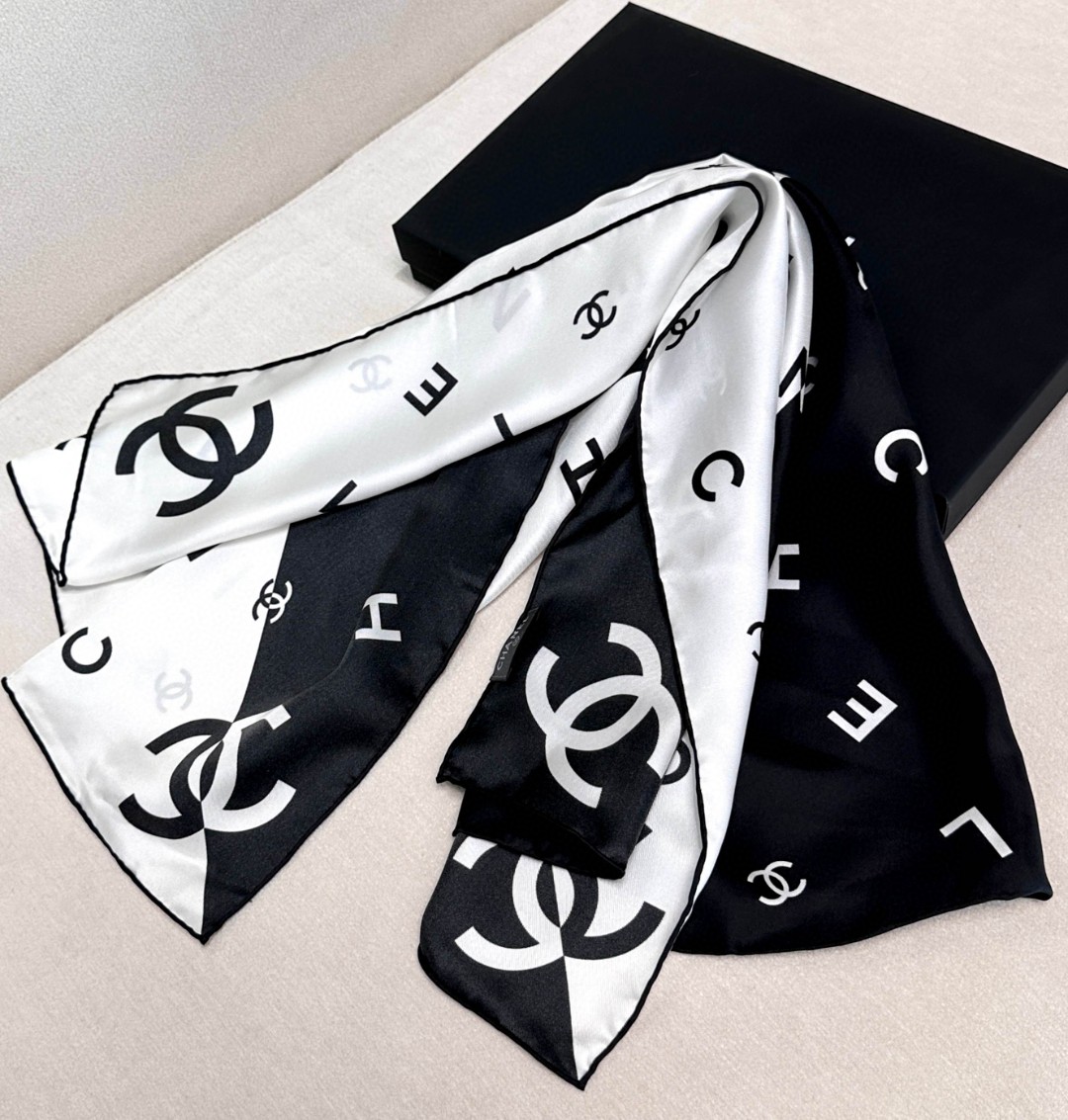 [TOP] CHANEL Silk Scarf 90 x 90 cm - White and Black