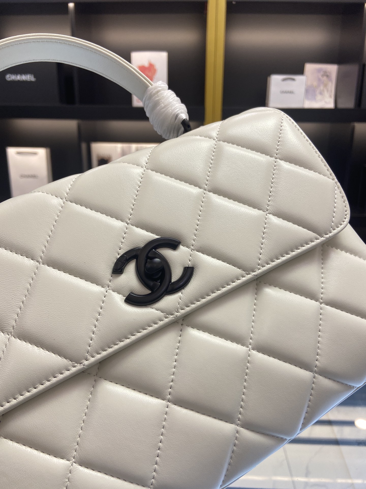 [TOP] CHANEL Trendy CC Handle Bag 25×12×17CM - White