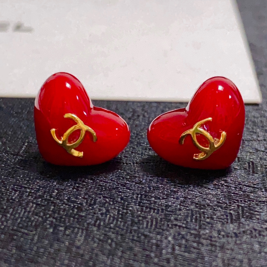 [TOP] CHANEL Heart Earrings- Red