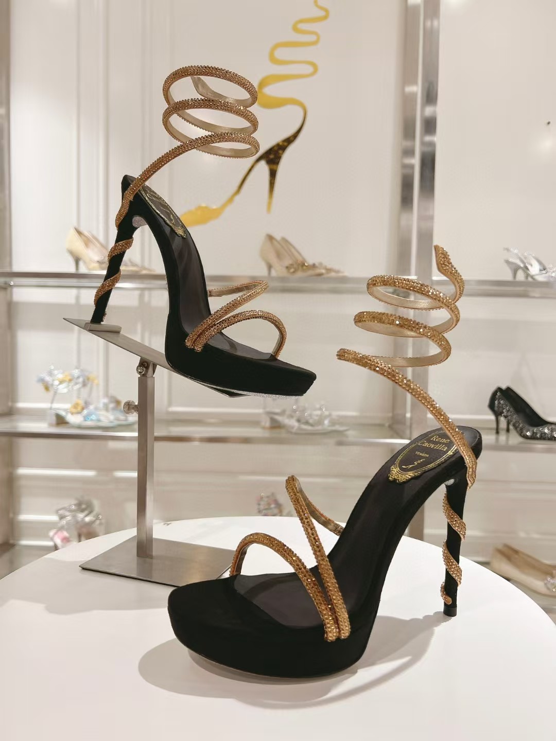 [TOP] Rene Caovilla MARGOT CRYSTAL GOLD PLATFORM SANDAL  - Black