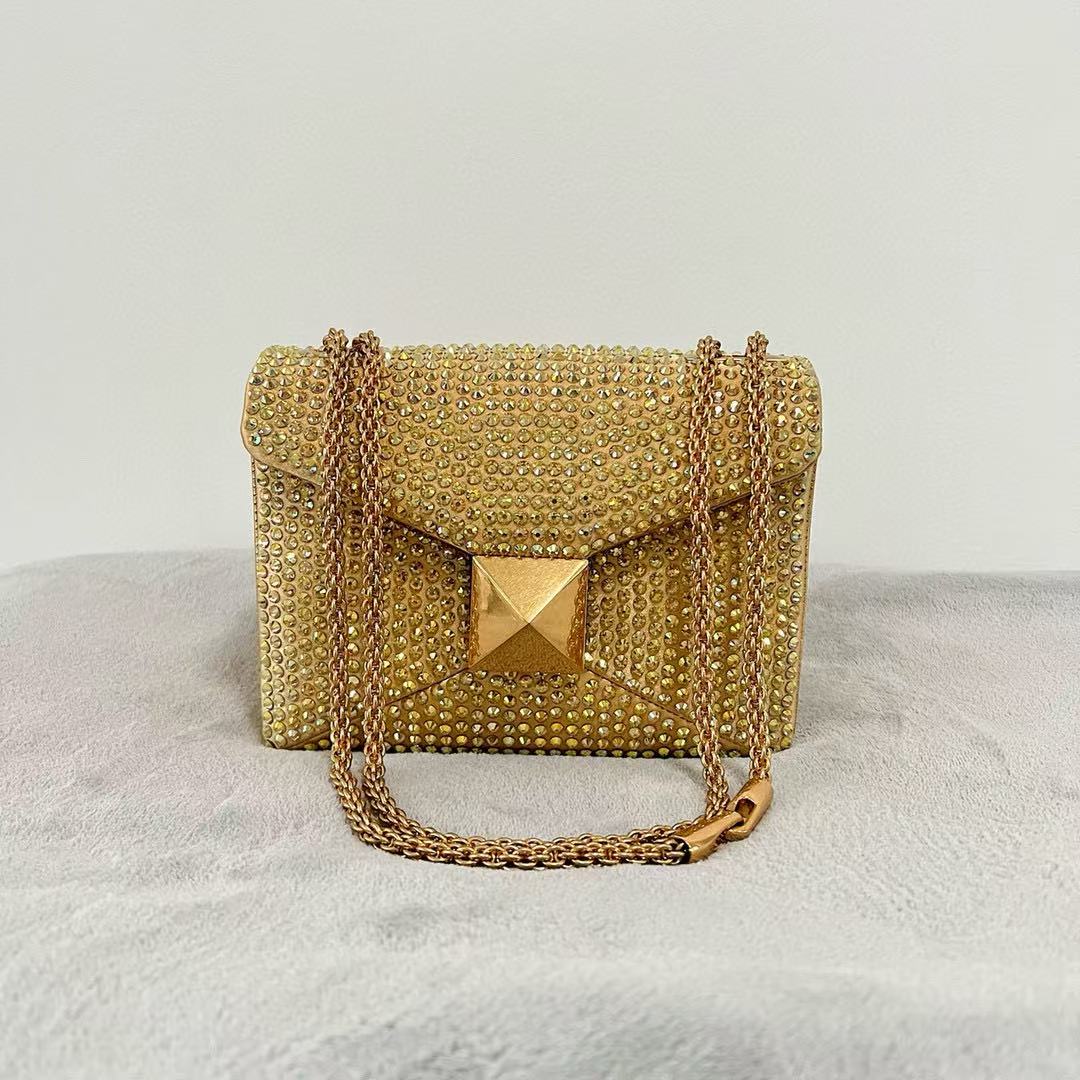 [TOP] VALENTINO One Stud Bag Embroidered Handbag 19x14x11cm - Gold