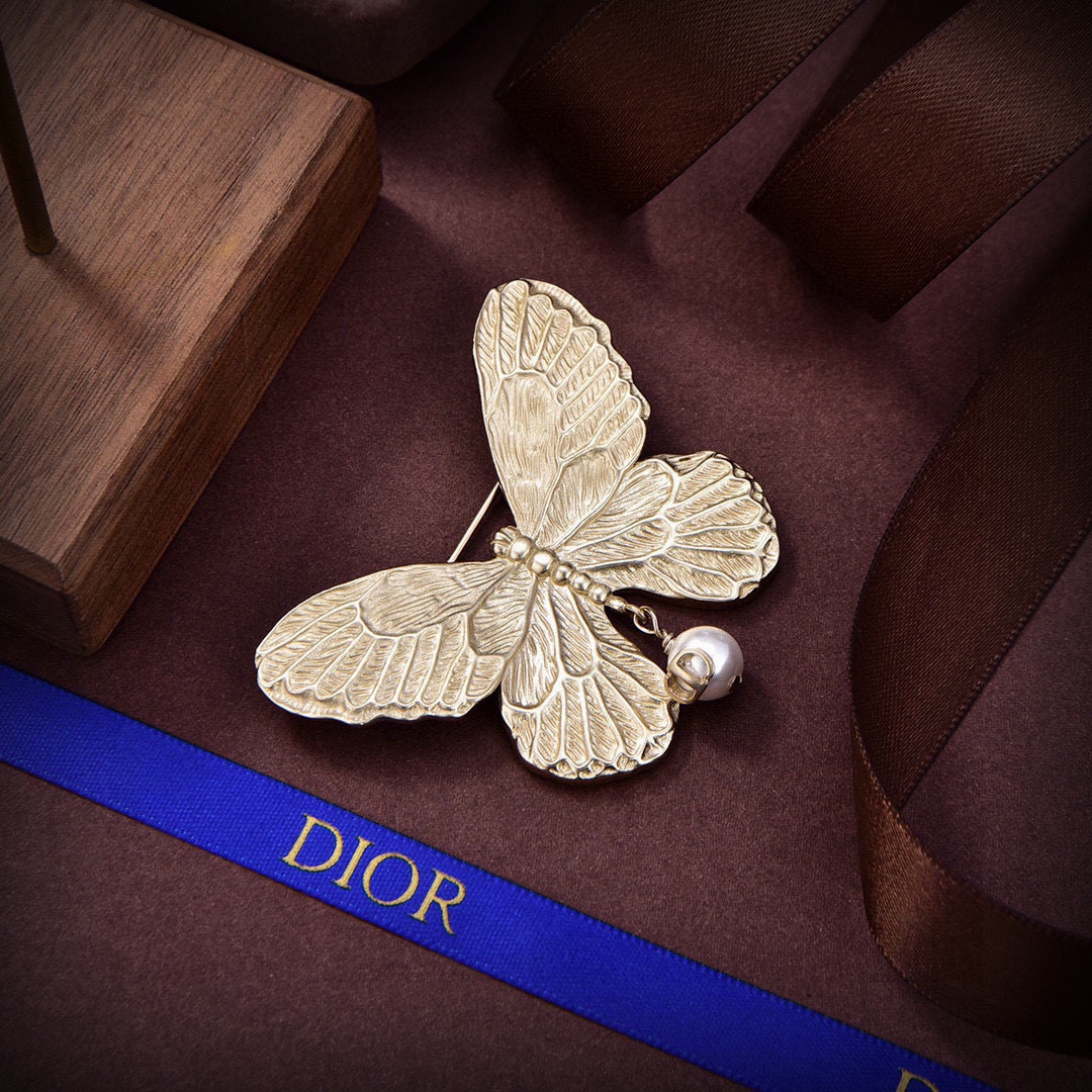 [TOP] Christian Dior Butterfly Brooch - Gold