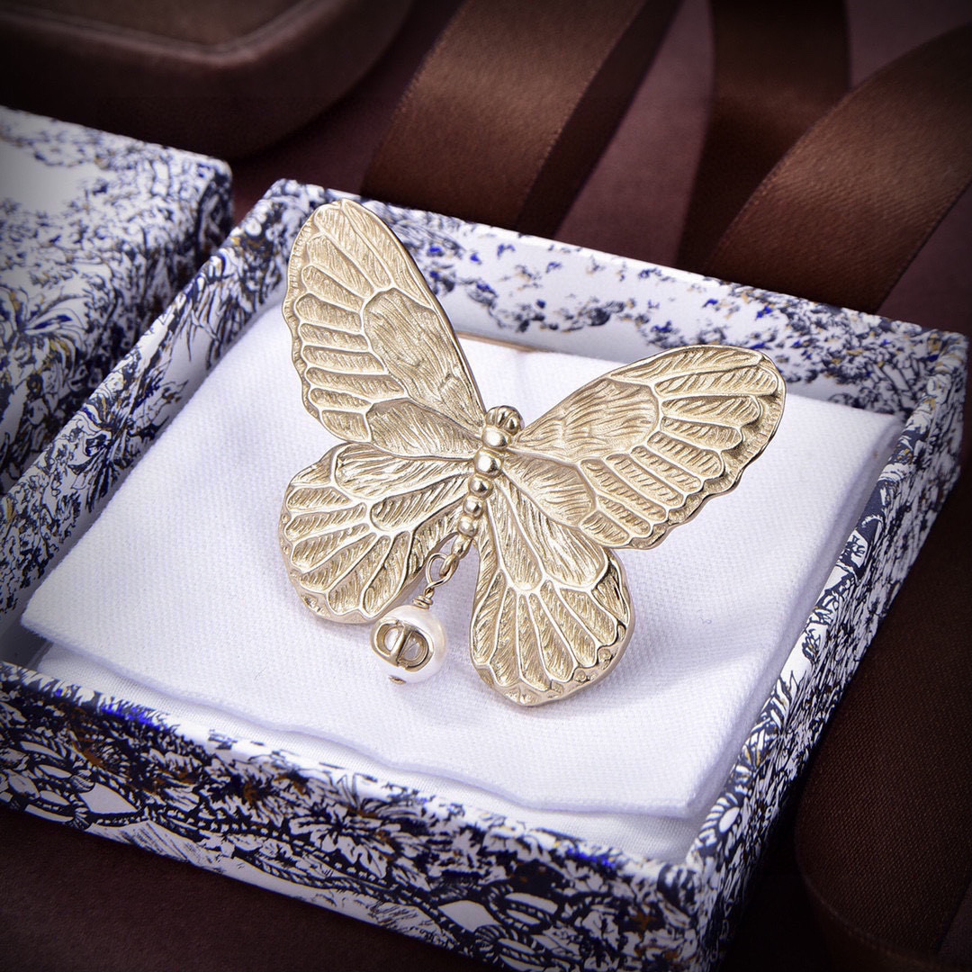 [TOP] Christian Dior Butterfly Brooch - Gold