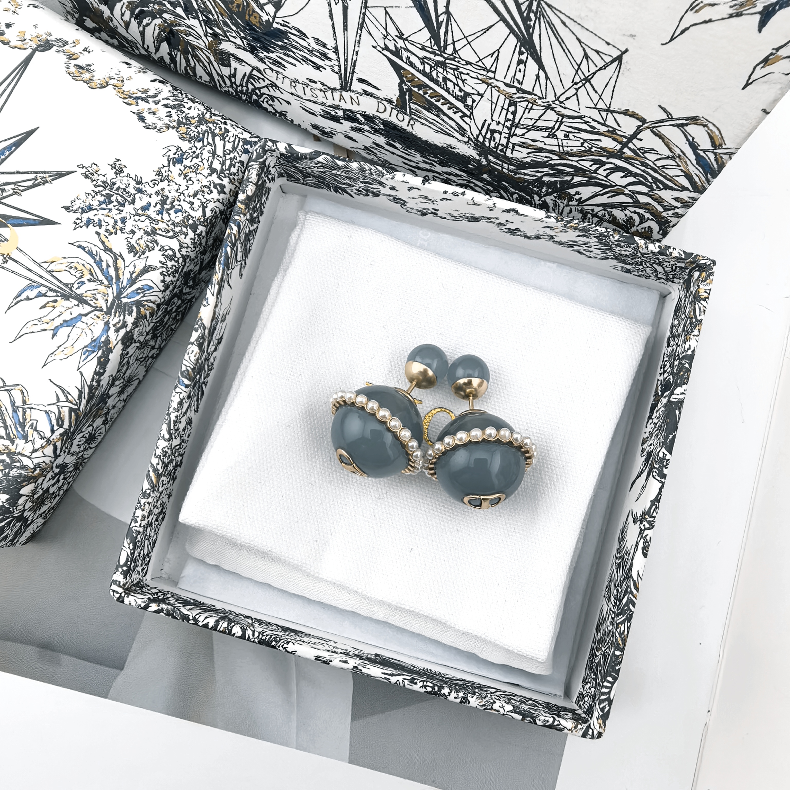 [TOP] Christian Dior Earring - Grey