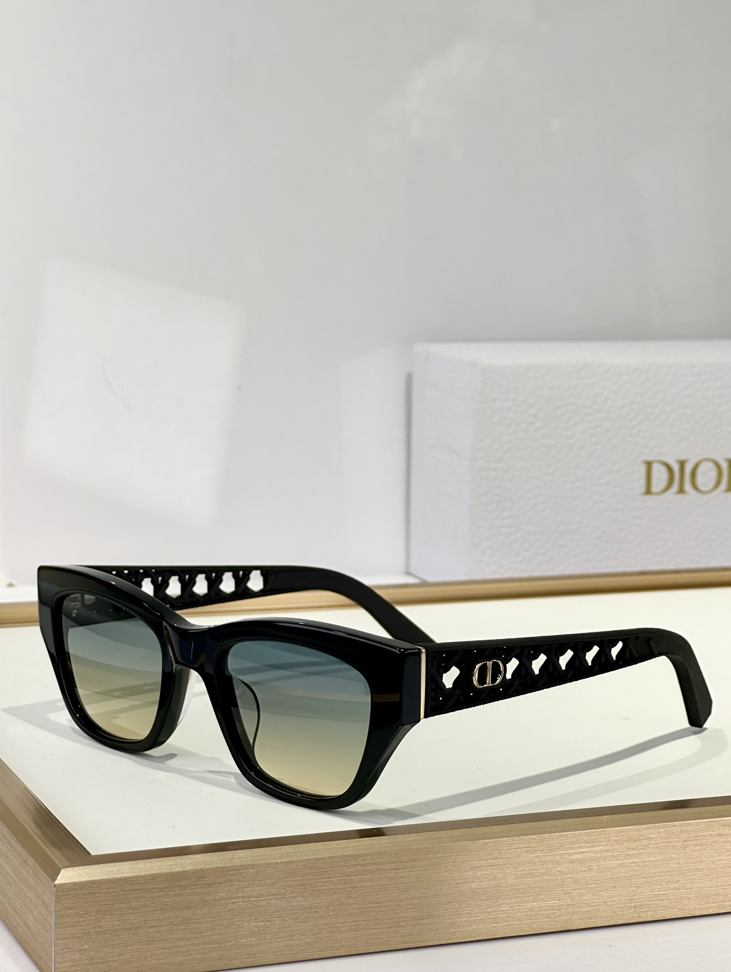 [TOP] Christian Dior Sunglasses - 8 Color