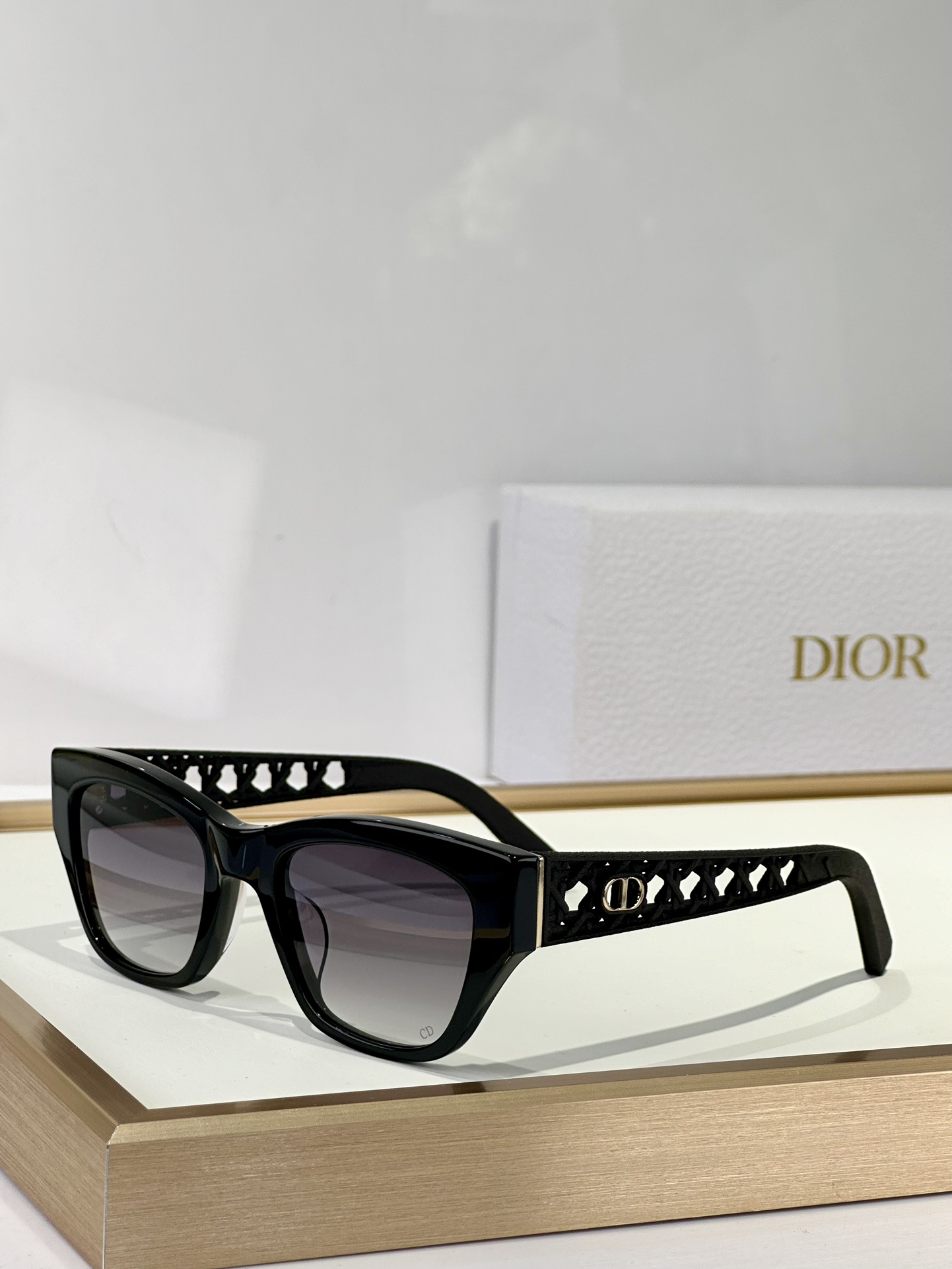 [TOP] Christian Dior Sunglasses - 8 Color