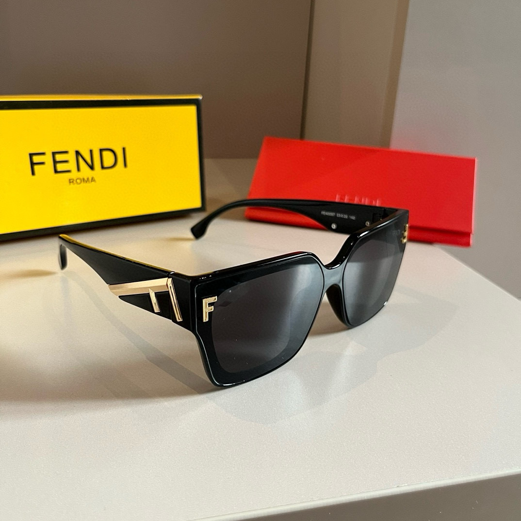 [TOP] FENDI Sunglasses - 4 Color