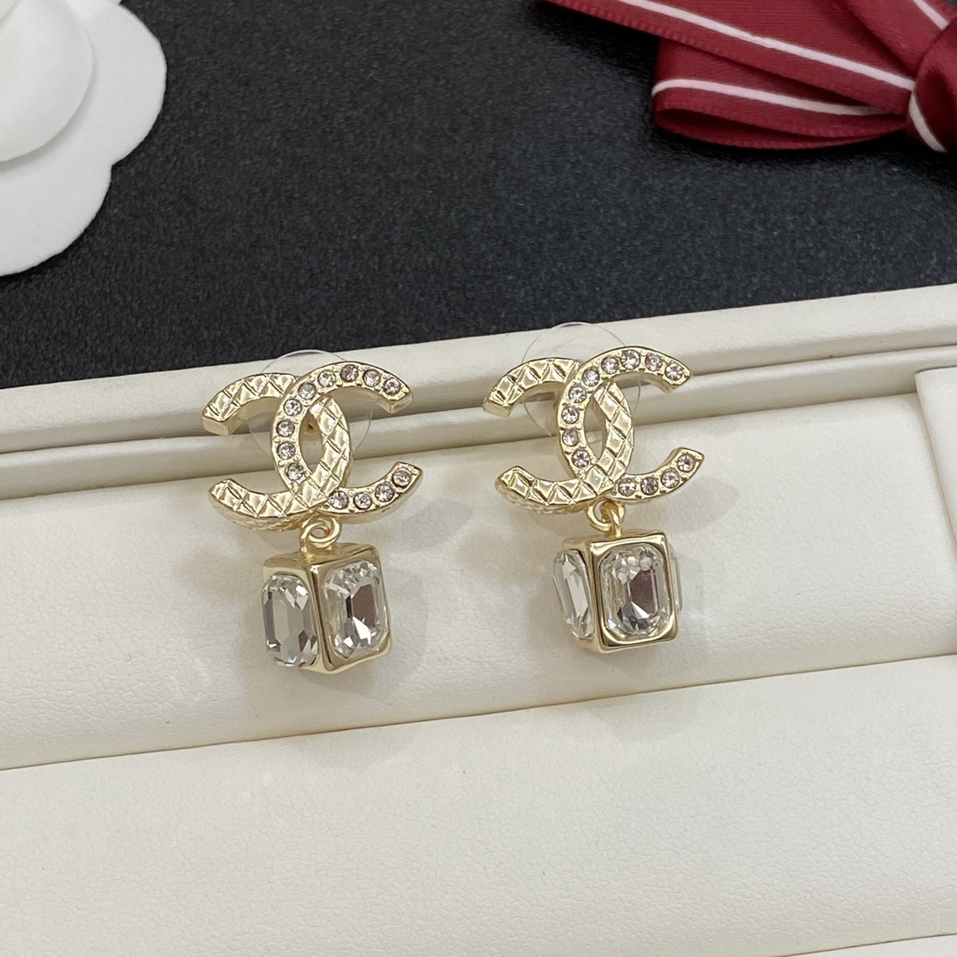 [TOP] CHANEL  Earrings- Gold