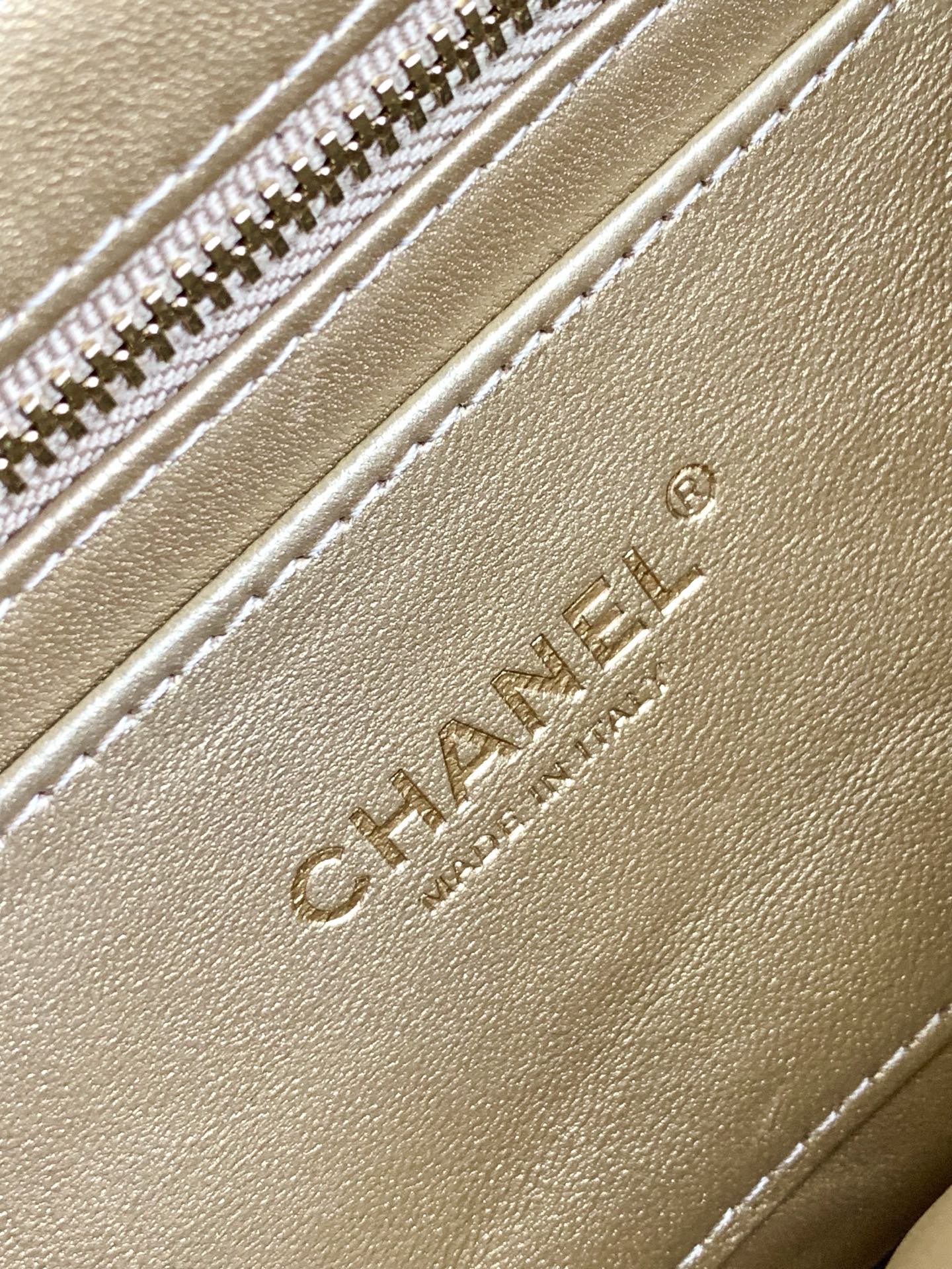 [TOP] CHANEL Pearl Chain Fanny Pack 24*17*11cm - 2 Colour